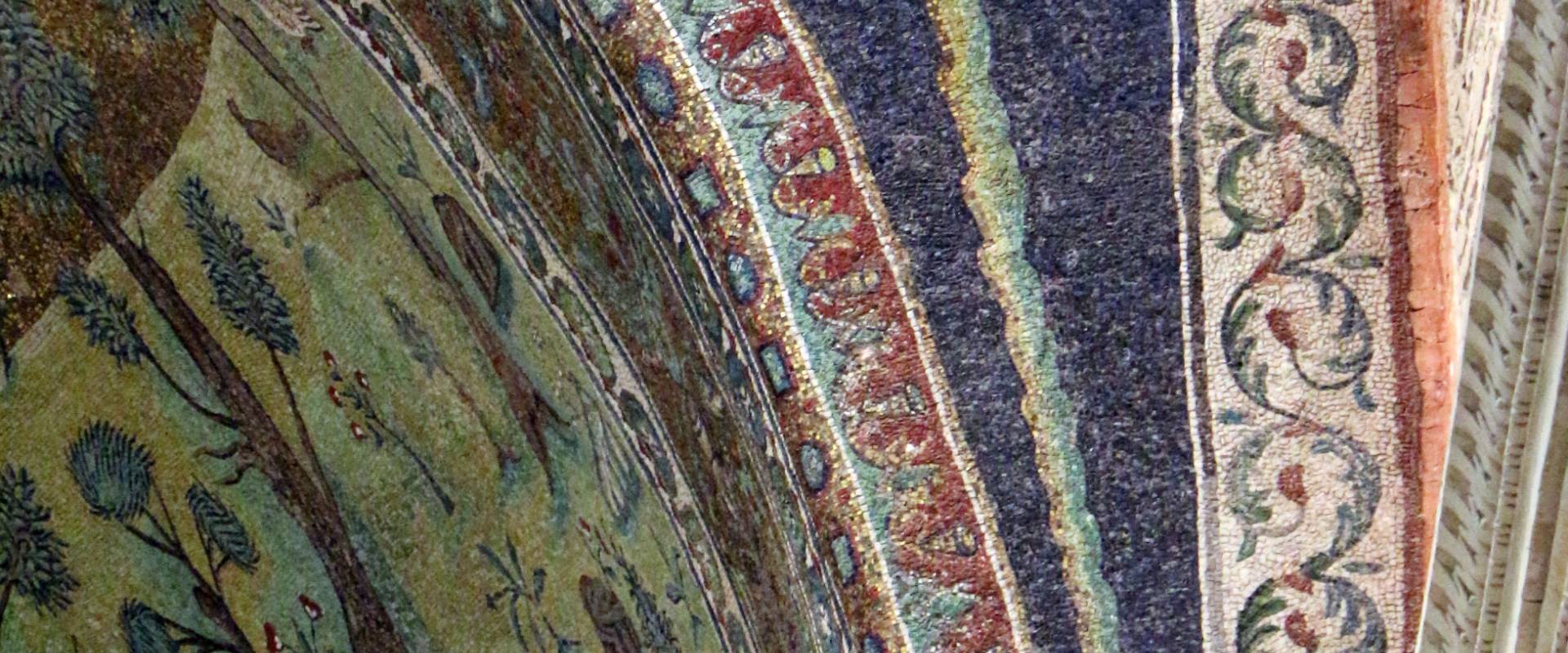 Sant'apollinare in classe, mosaici dell'arcone, palma, VII secolo 03 foto di Sailko